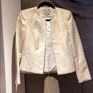 🔴 Gold embossed cream blazer